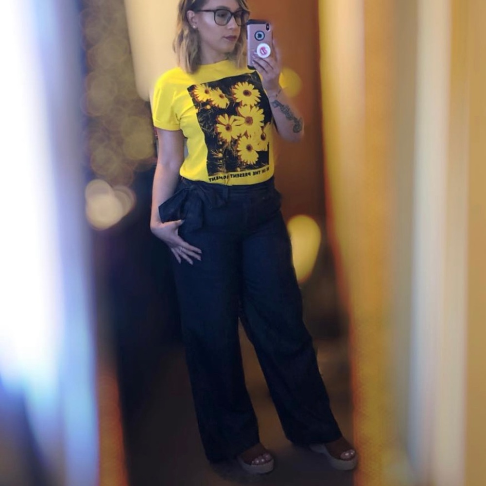 Wide-leg slacks